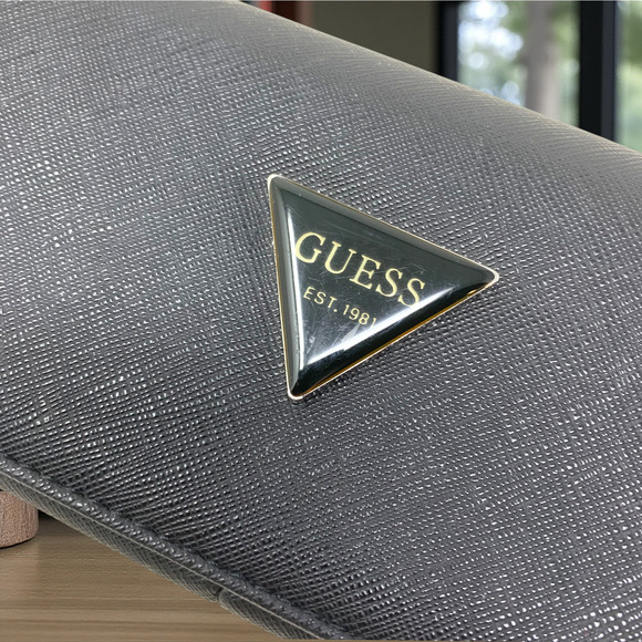 Vintage Y2K Guess Black Vegan Saffiano Leather Continental Trifold Clutch Wallet - Picture 3 of 8